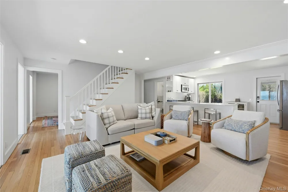 8908 Peconic Bay Boulevard Laurel, NY 11948