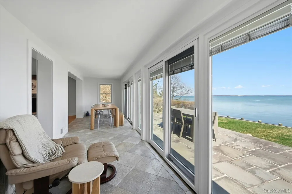 8908 Peconic Bay Boulevard Laurel, NY 11948