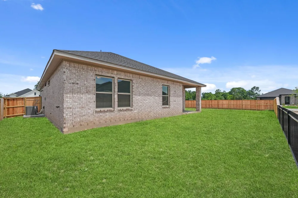 226 Magnolia Laurel Drive Alvin, TX 77511