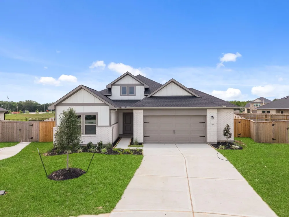 226 Magnolia Laurel Drive Alvin, TX 77511