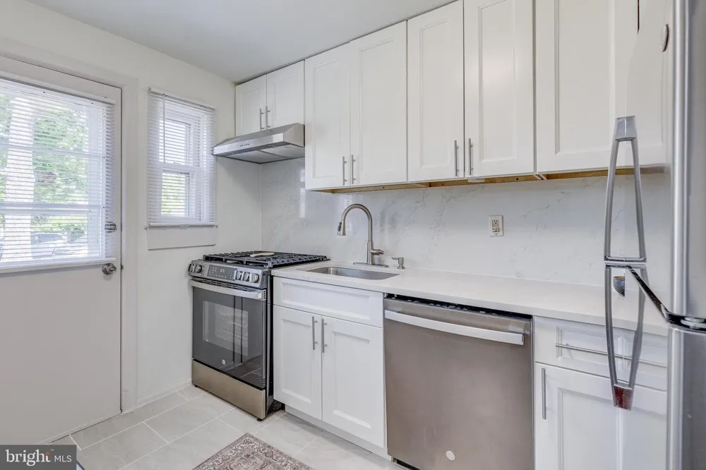 117 CHERRY PARKE Cherry Hill, NJ 08002
