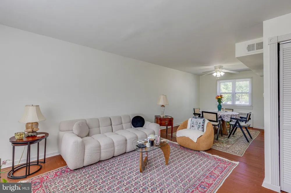 117 CHERRY PARKE Cherry Hill, NJ 08002