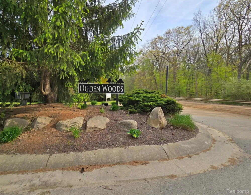 3831 Michael Court White Lake Charter Township, MI 48383