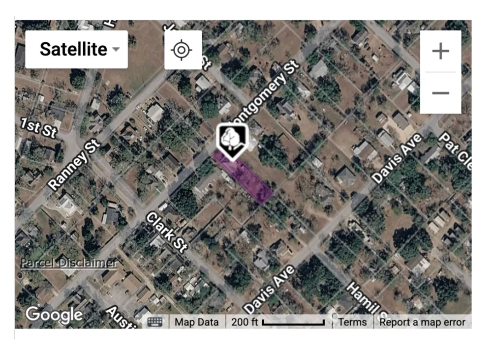 311 Montgomery Street Yoakum, TX 77995