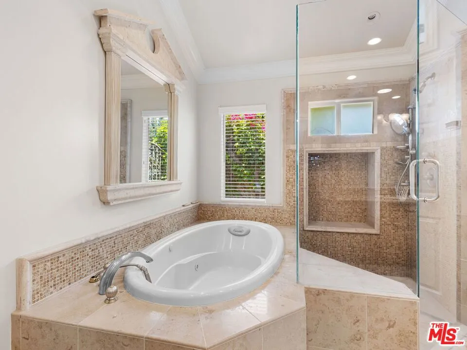 19234 Mayall Street Northridge, CA 91324