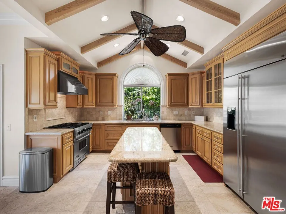 19234 Mayall Street Northridge, CA 91324