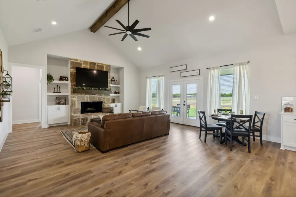 25 Dove Landing Valley View, TX 76272