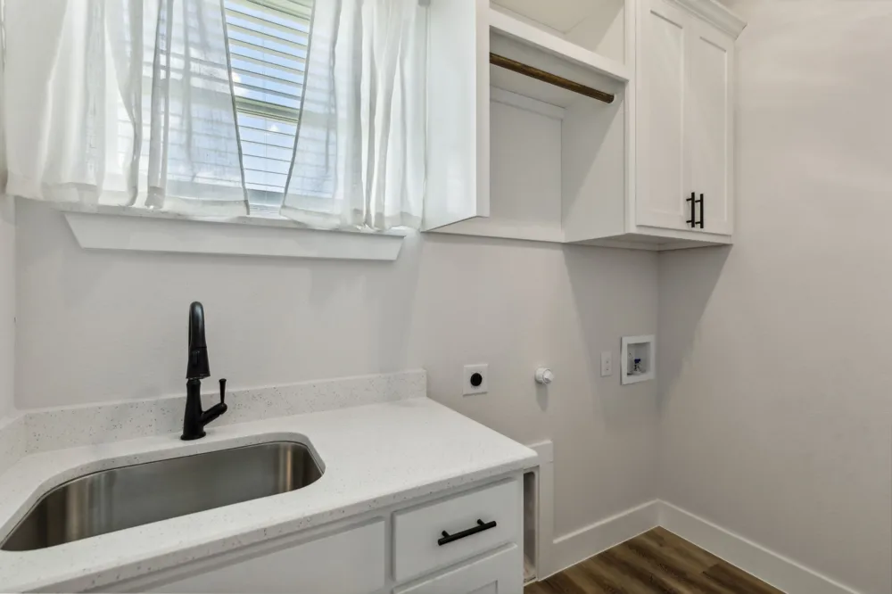 25 Dove Landing Valley View, TX 76272