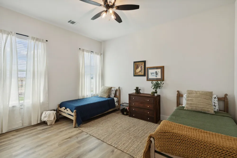 25 Dove Landing Valley View, TX 76272