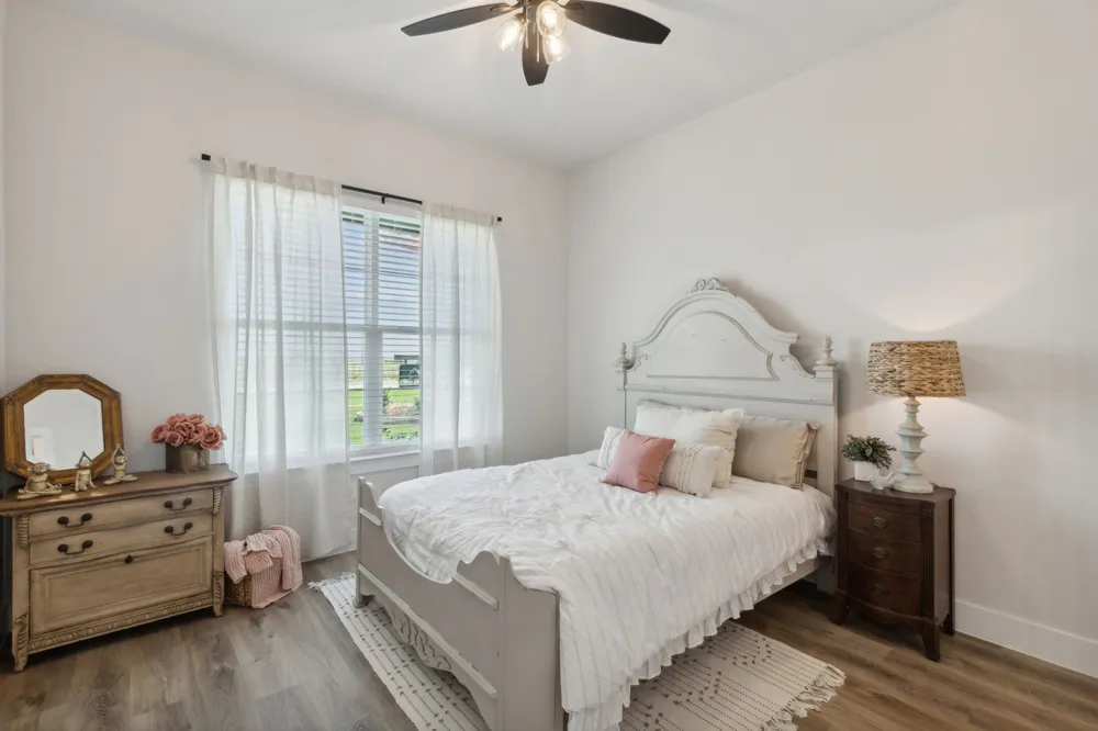 25 Dove Landing Valley View, TX 76272