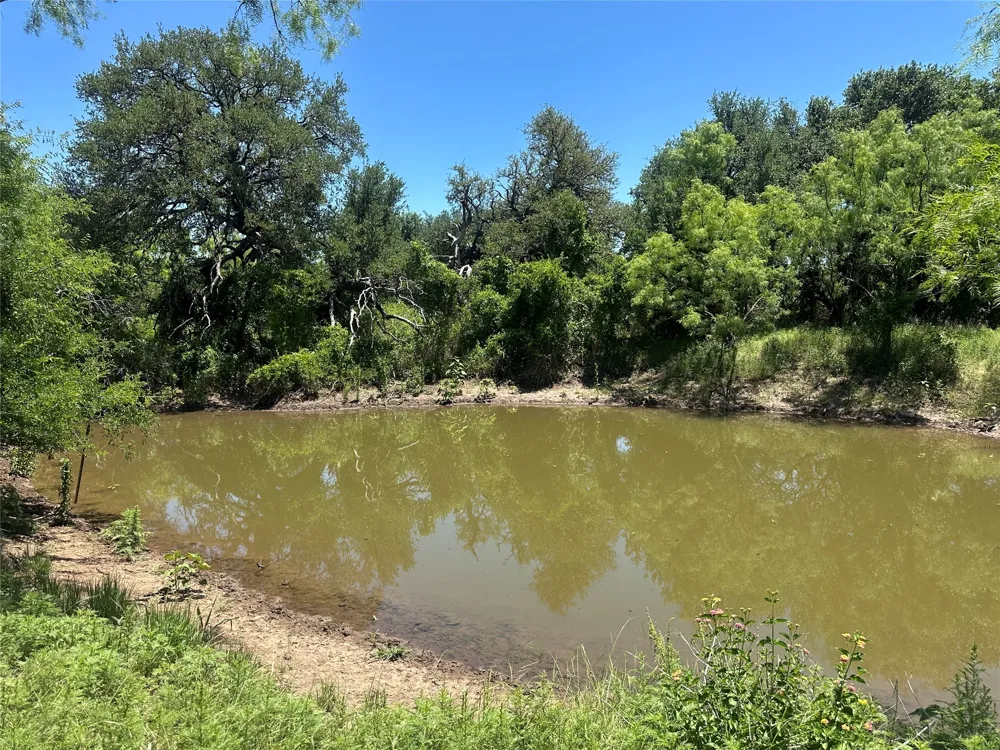 824 County Road 409 Talpa, TX 76882
