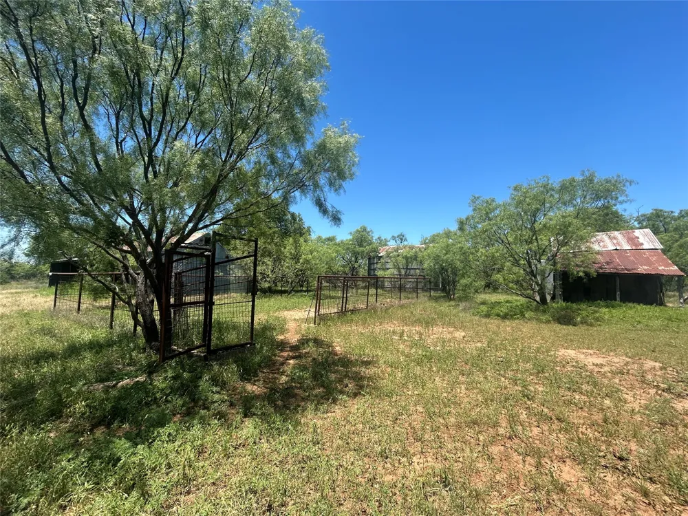 824 County Road 409 Talpa, TX 76882