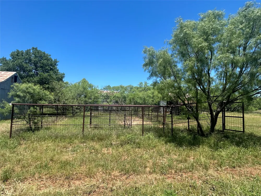 824 County Road 409 Talpa, TX 76882