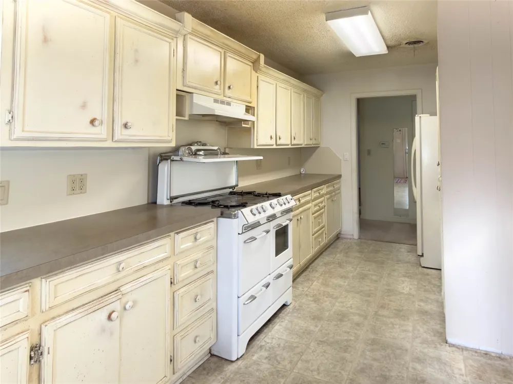 1332 Florea Street Graham, TX 76450