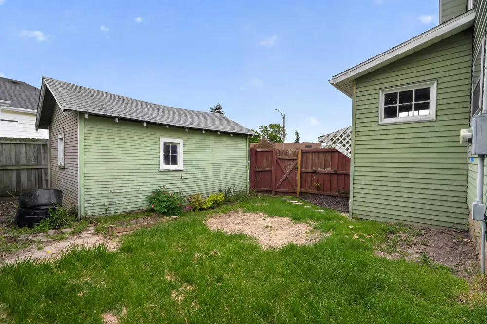 2533 S Washington Avenue Lansing, MI 48910