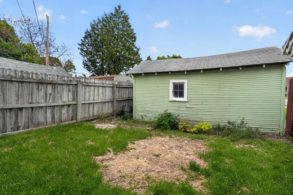 2533 S Washington Avenue Lansing, MI 48910