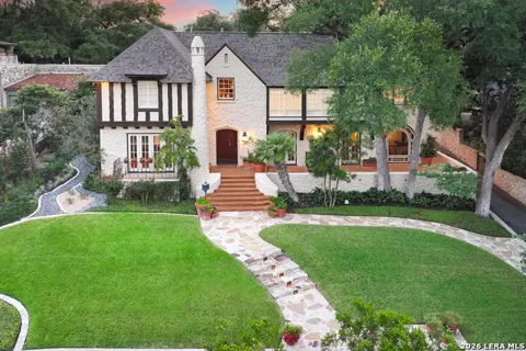 227 Devine Rd