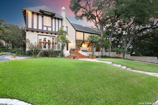 227 Devine Rd Olmos Park, TX 78212