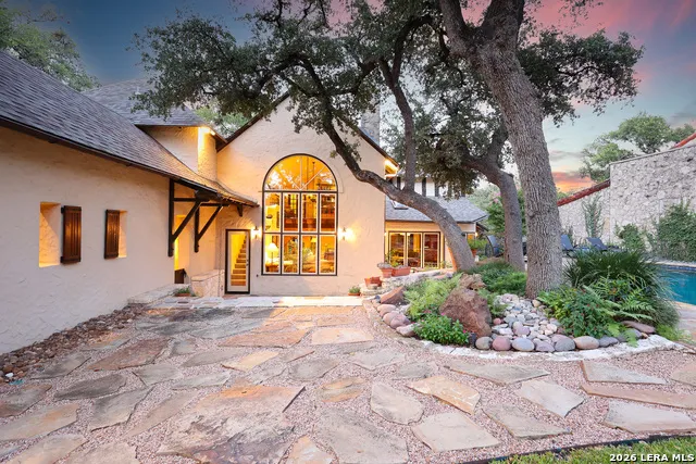 227 Devine Rd Olmos Park, TX 78212