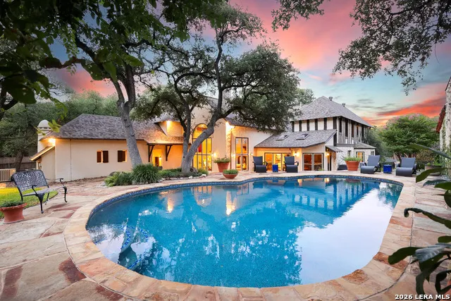 227 Devine Rd Olmos Park, TX 78212