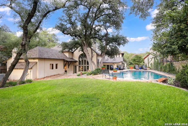 227 Devine Rd Olmos Park, TX 78212
