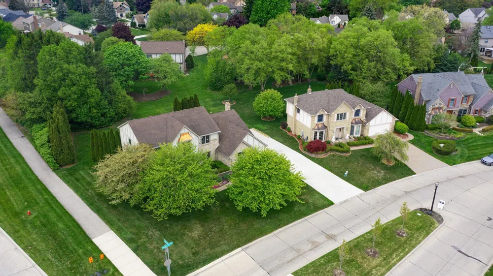 17107 Maple Hill Drive Northville, MI 48168