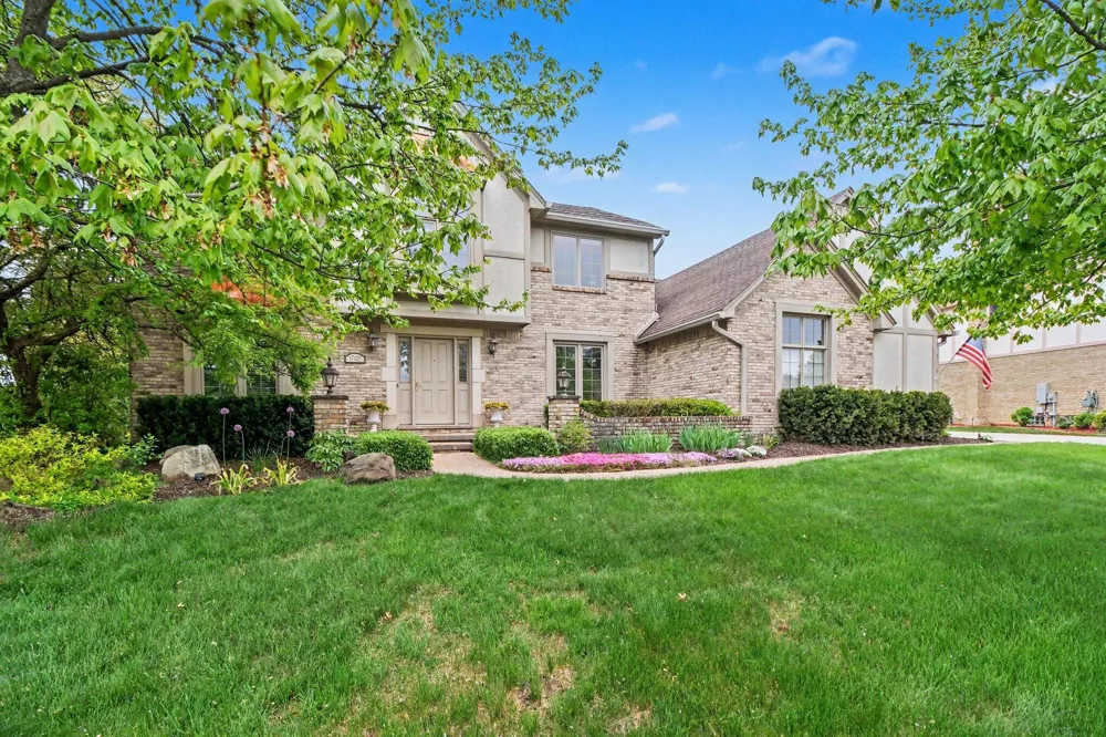 17107 Maple Hill Drive Northville, MI 48168