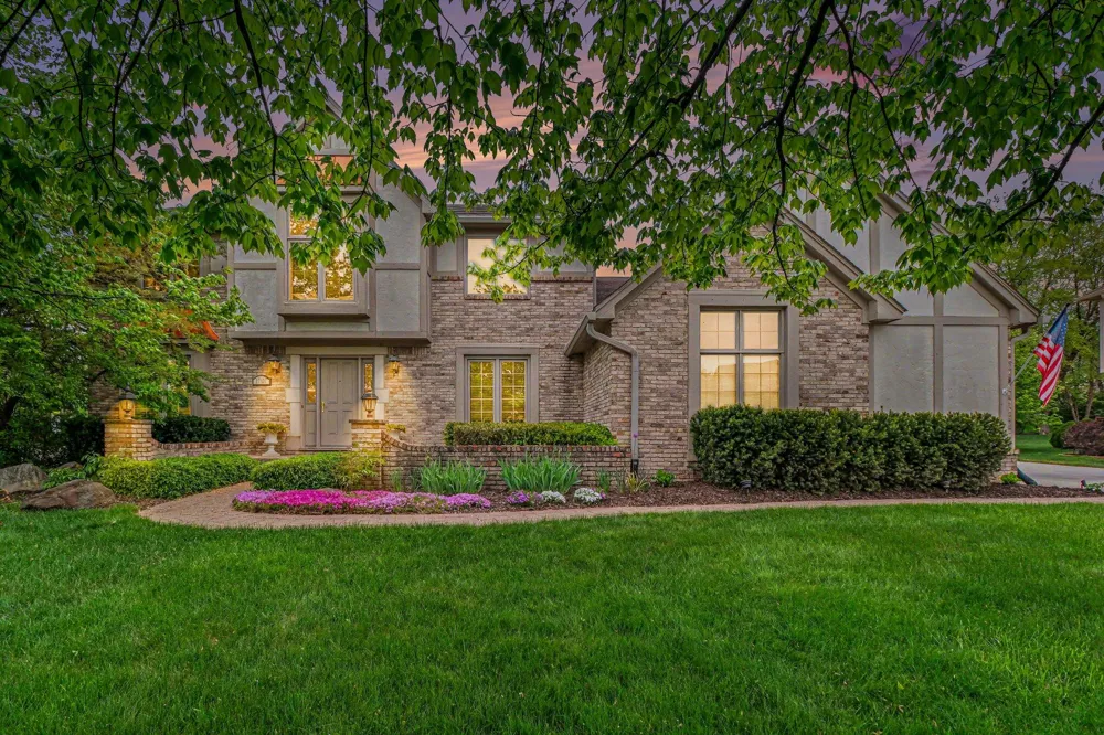 17107 Maple Hill Drive Northville, MI 48168