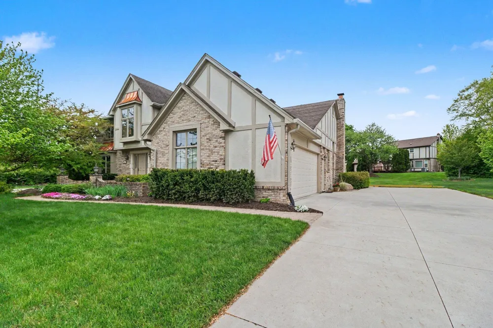 17107 Maple Hill Drive Northville, MI 48168