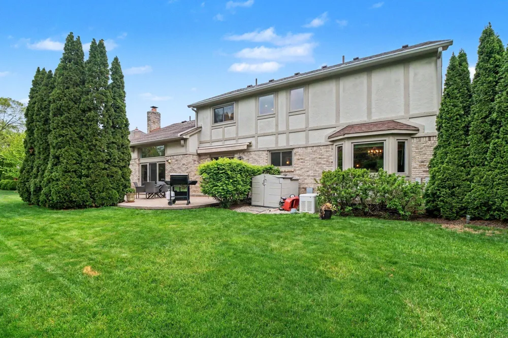 17107 Maple Hill Drive Northville, MI 48168