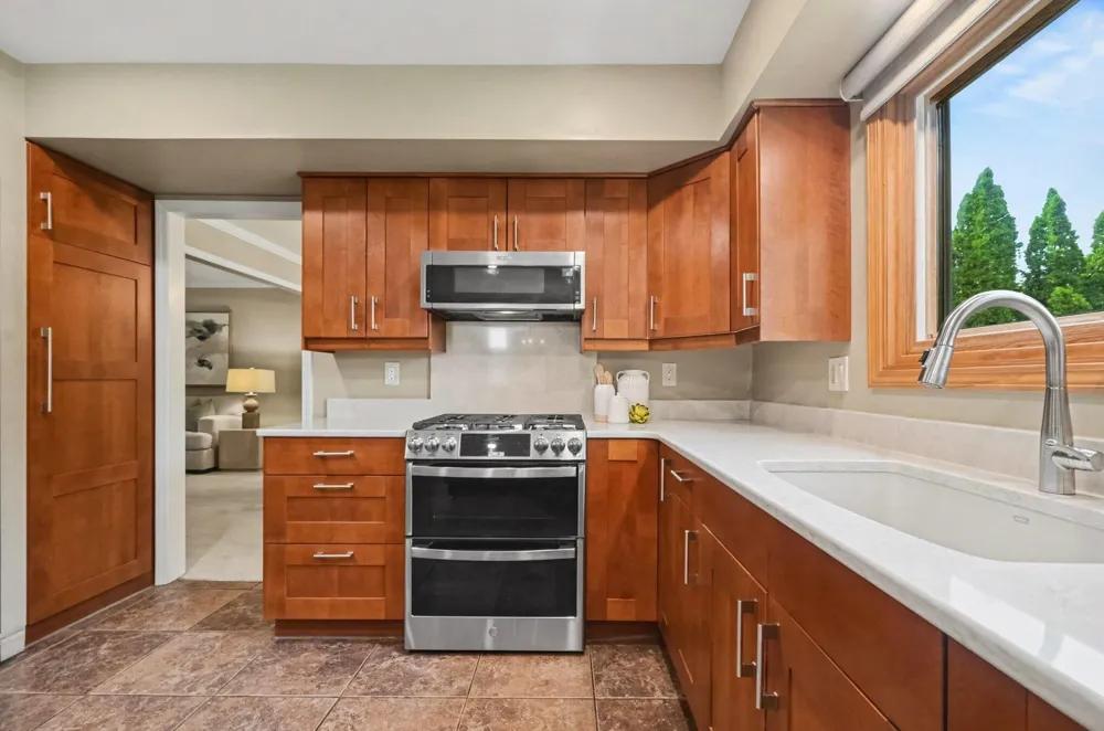 17107 Maple Hill Drive Northville, MI 48168