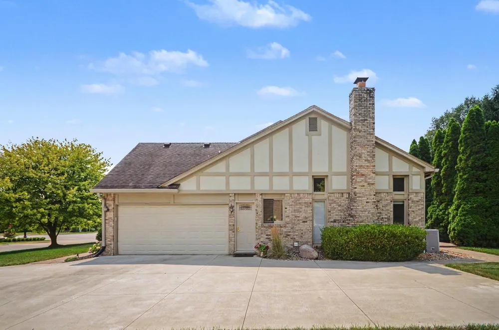 17107 Maple Hill Drive Northville, MI 48168