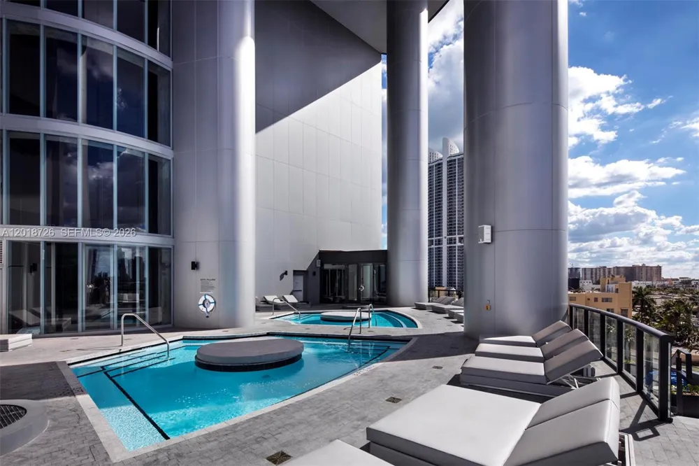 18555 Collins Ave #3705 Sunny Isles Beach, FL 33160