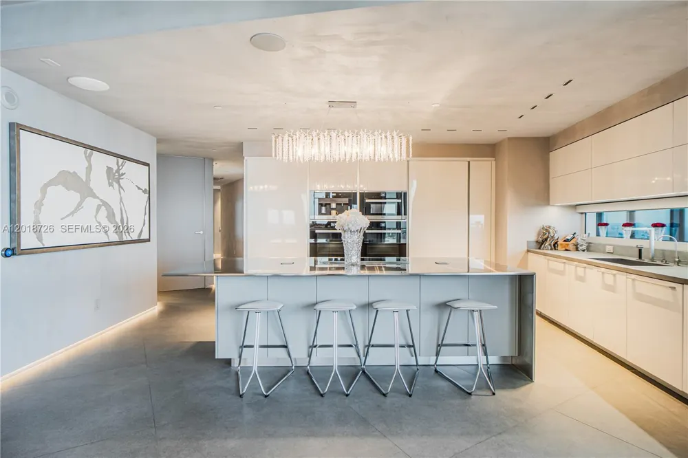 18555 Collins Ave #3705 Sunny Isles Beach, FL 33160