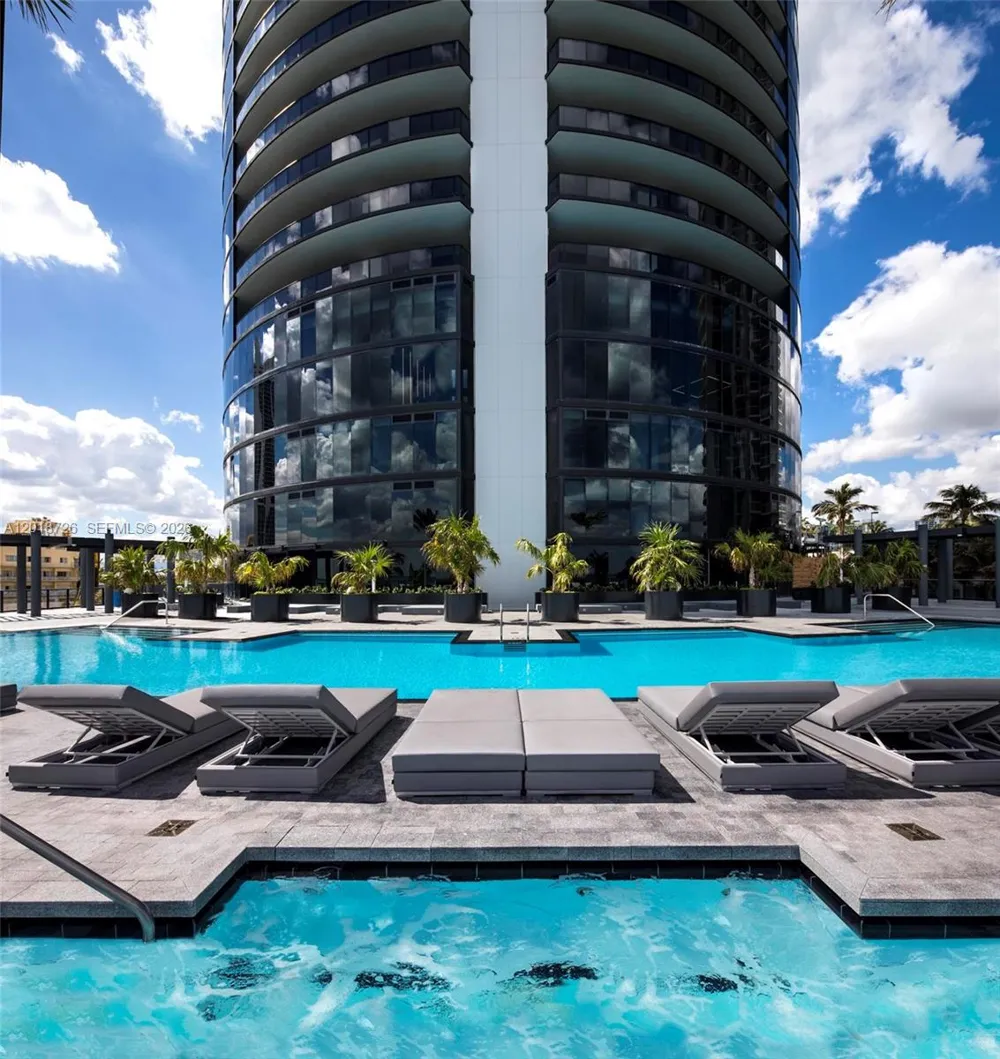 18555 Collins Ave #3705 Sunny Isles Beach, FL 33160