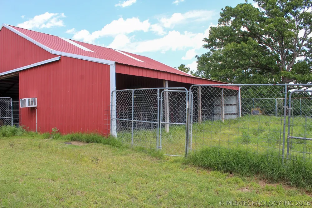 13248 3540 ROAD Maud, OK 74854