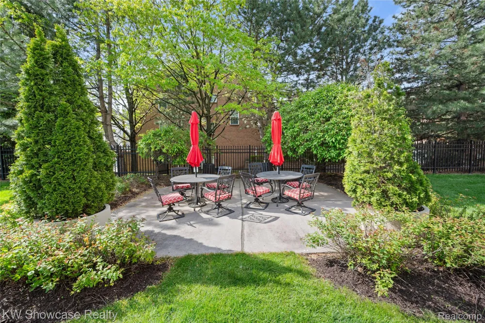 5000 Town Center Center #703 Southfield City, MI 48075