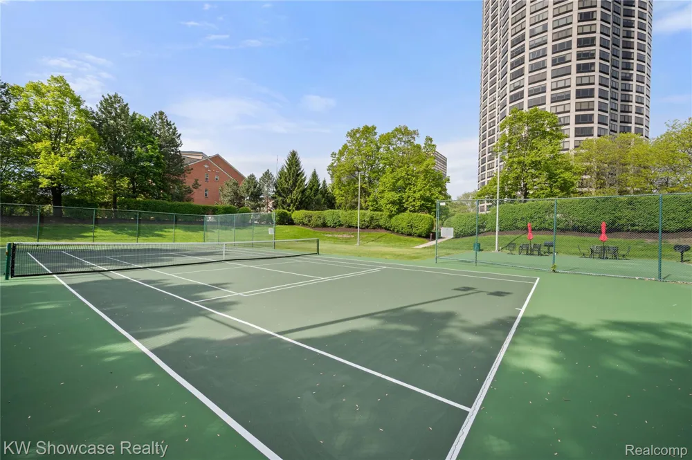 5000 Town Center Center #703 Southfield City, MI 48075