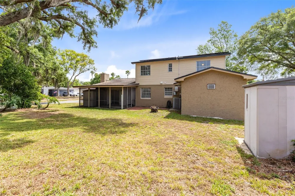 8698 HILLSIDE DRIVE Orlando, FL 32810