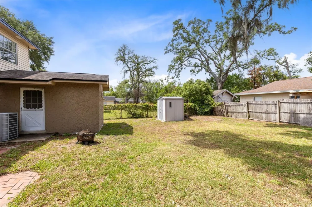 8698 HILLSIDE DRIVE Orlando, FL 32810