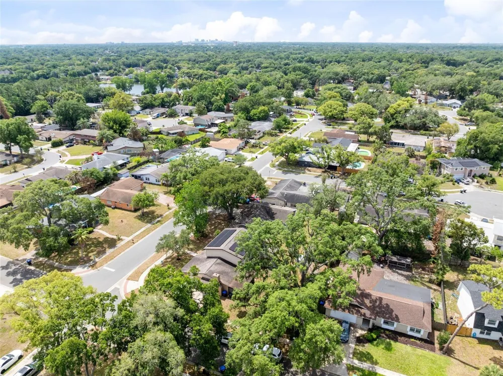 8698 HILLSIDE DRIVE Orlando, FL 32810