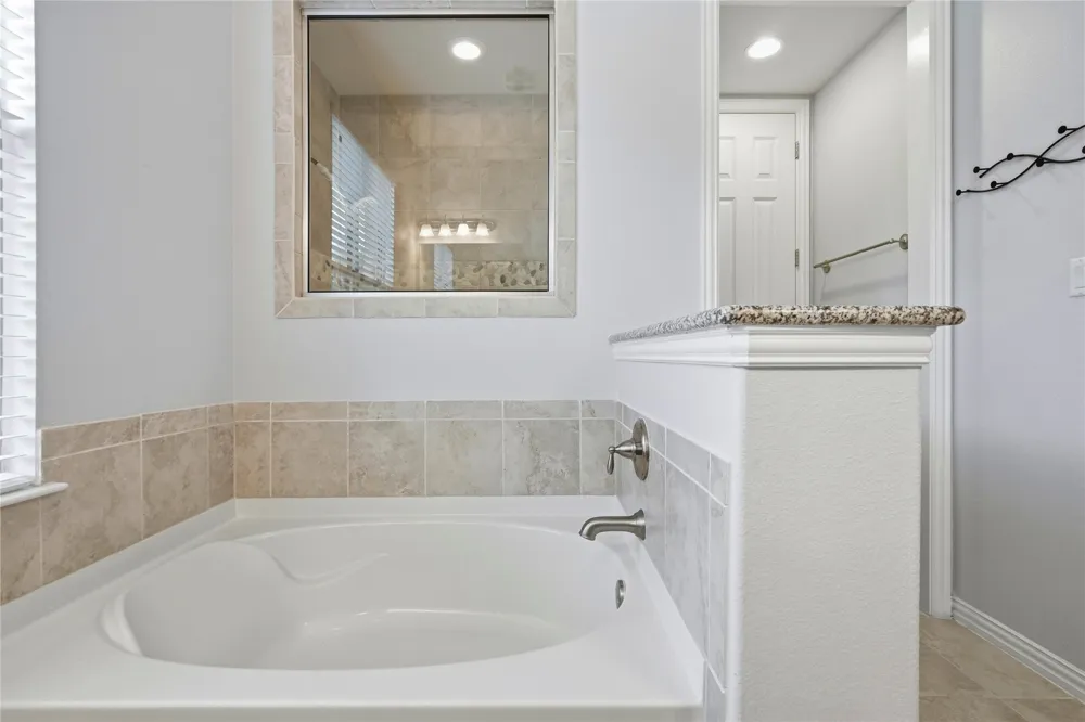 3928 Cole Valley Lane Round Rock, TX 78681
