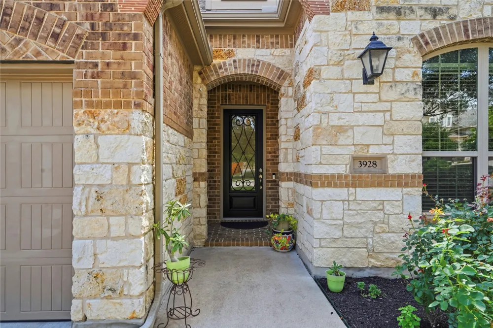 3928 Cole Valley Lane Round Rock, TX 78681