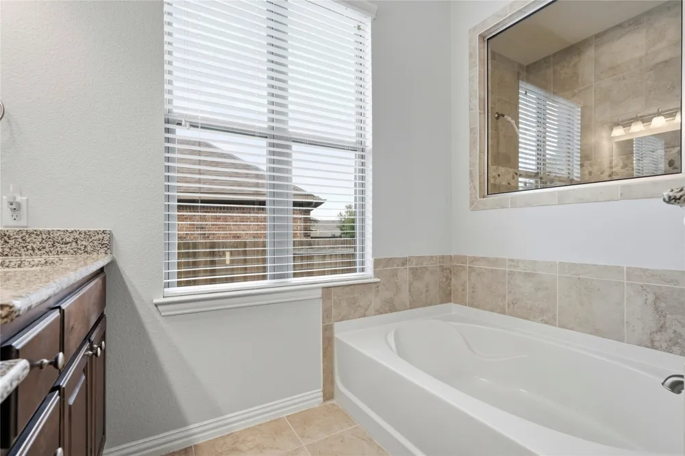 3928 Cole Valley Lane Round Rock, TX 78681