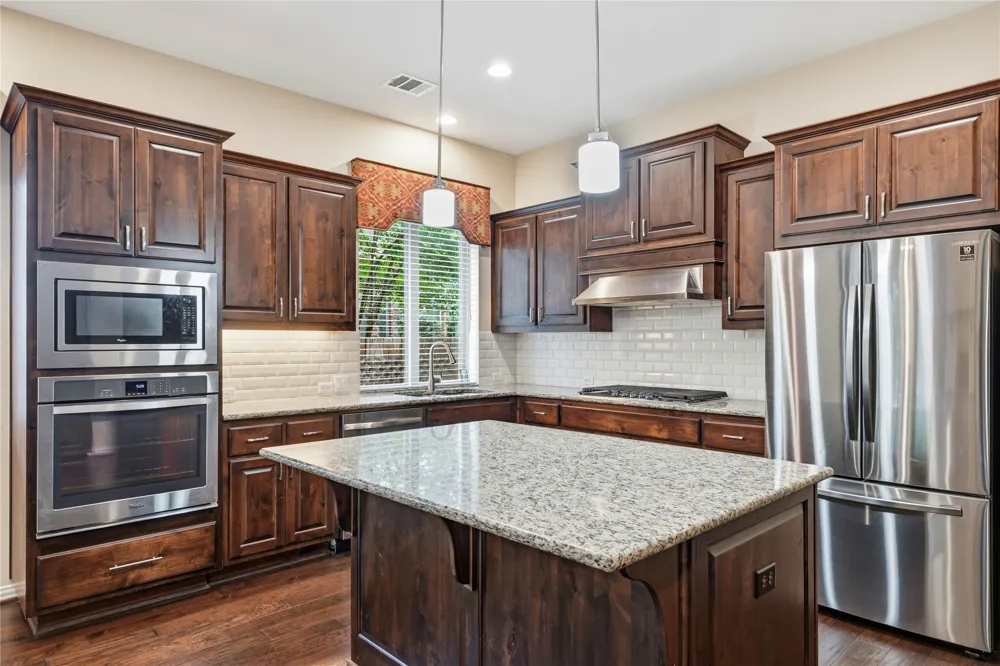3928 Cole Valley Lane Round Rock, TX 78681