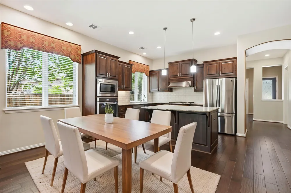 3928 Cole Valley Lane Round Rock, TX 78681