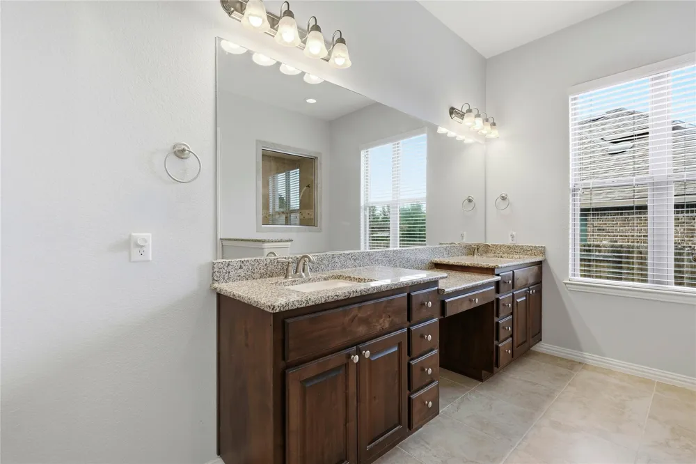 3928 Cole Valley Lane Round Rock, TX 78681
