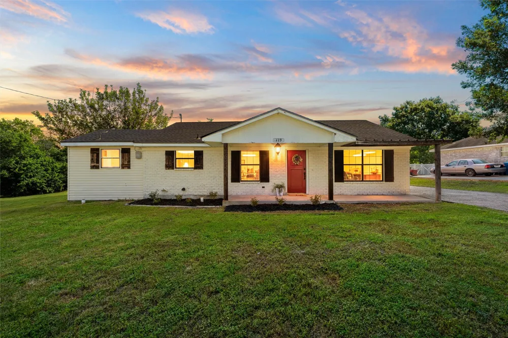 119 Castleman Circle Hewitt, TX 76643