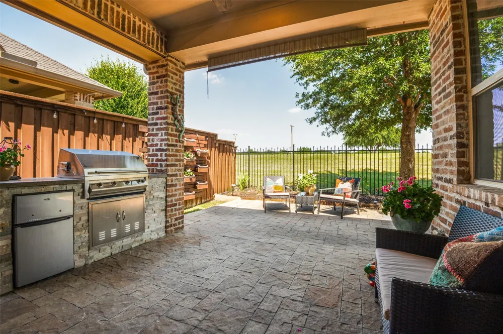 675 Brookstone Drive Irving, TX 75039