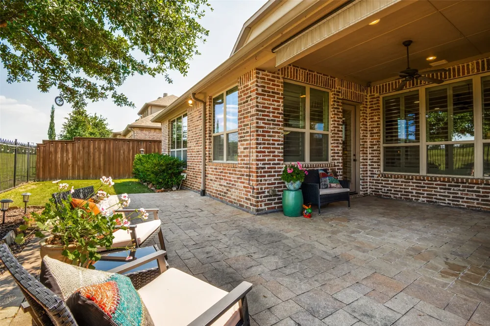 675 Brookstone Drive Irving, TX 75039